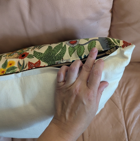 Frida's Garden 18x18 pillow cover - Picture 2 of 3